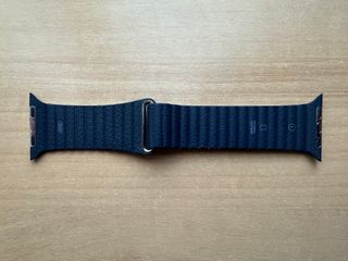 Apple Watch 42mm. Midnight Blue Leather Loop L