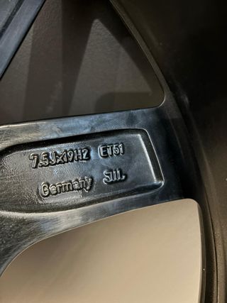 Llanta Original VW 19 con Neumático Bridgestone