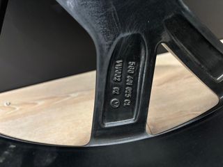 Llanta Original VW 19 con Neumático Bridgestone