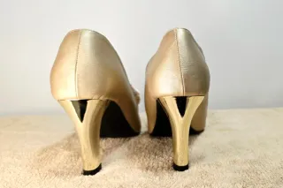 Scarpe eleganti oro rosa con fiocco