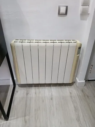 Radiador Eléctrico Beige y Blanco