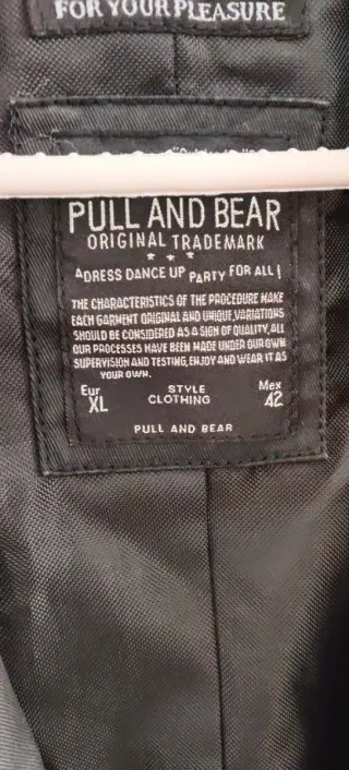 Chaqueta Pull and Bear Negra
