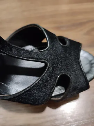 Sandalias Gloria Ortiz Tacón Negro Pelo