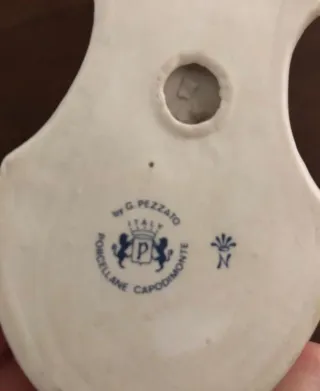 Acquasantiera in ceramica con colomba Capodimonte