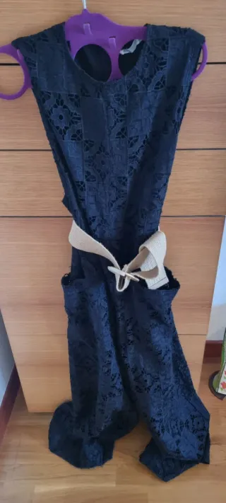 Mono Zara encaje negro