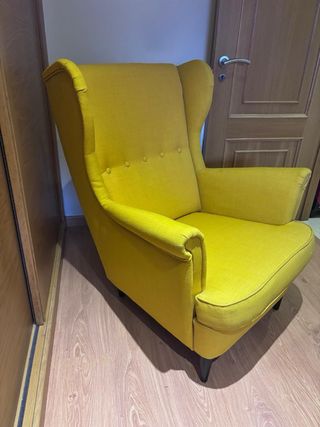 Poltrona relax gialla Ikea. Senza uso.