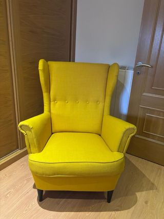 Poltrona relax gialla Ikea. Senza uso.