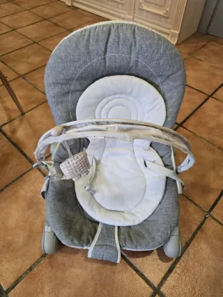 Hamaca bebé Chicco gris