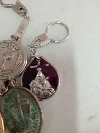 Llaveros con imágenes religiosas