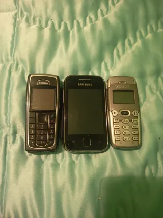 Lote 3 Móviles Antiguos Nokia, Samsung, Alcatel