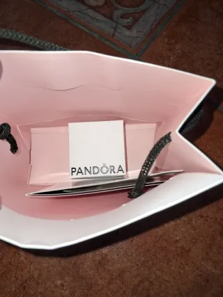 Bolsa y caja Pandora blanca
