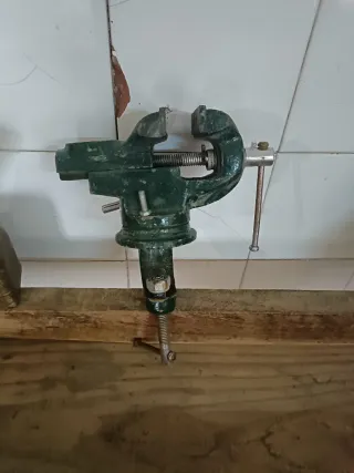 Mesa de carpintero antigua de madera