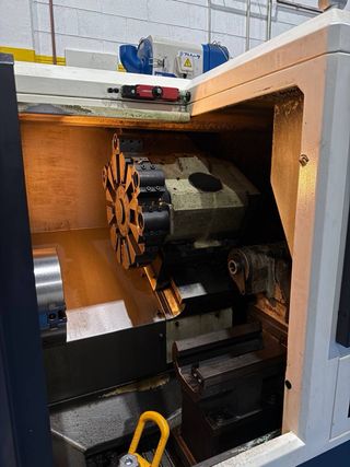 Torno CNC Hwacheon 200 B FANUC