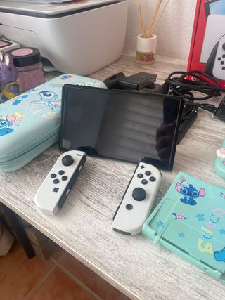 Nintendo Switch OLED Bianca