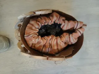 Bolso de mano ecológico con detalles de madera