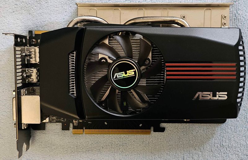 Tarjeta Gráfica ASUS HD7770-DC-1GD5 PCIE 1GB GDDR5