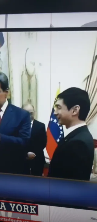 Televisión Philips Negra 37''