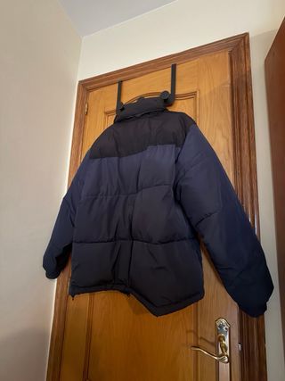 Abrigo oversize Pull&Bear azul y negro Talla M