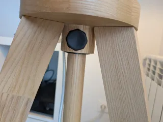 Lámpara de pie de madera y tela