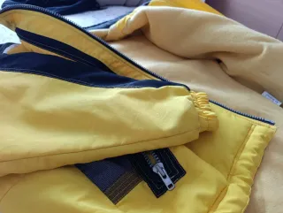 Anorak da sci giallo e nero