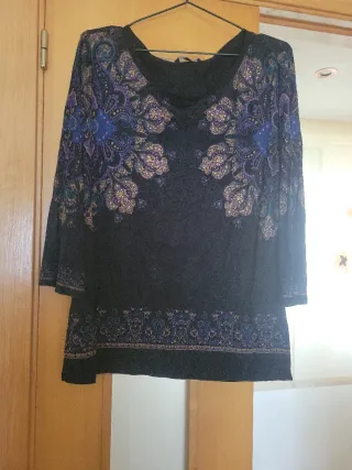 Camiseta estampada floral manga larga