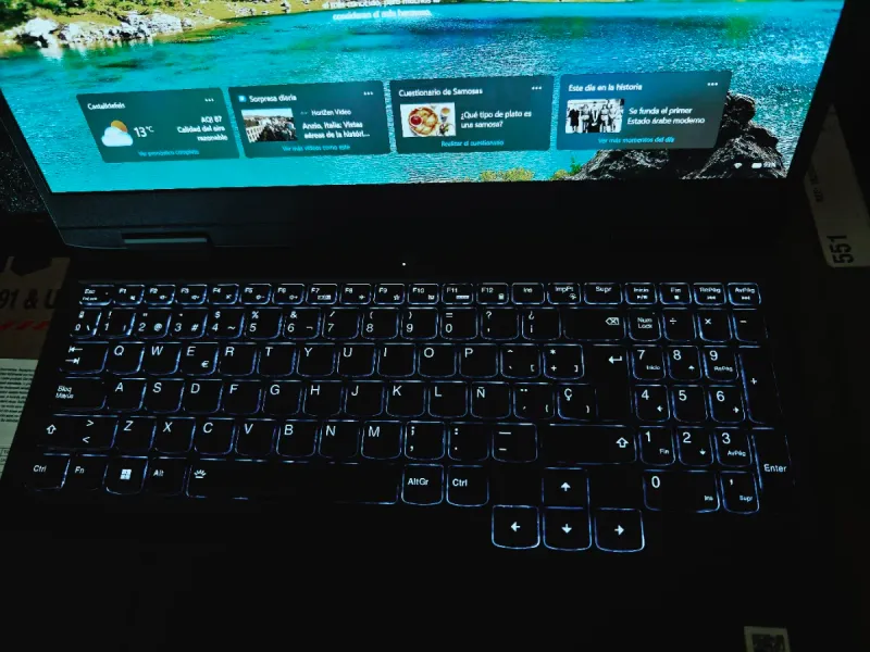 Lenovo LOQ 15IRH8 i5 RTX 4060 afbeelding 2