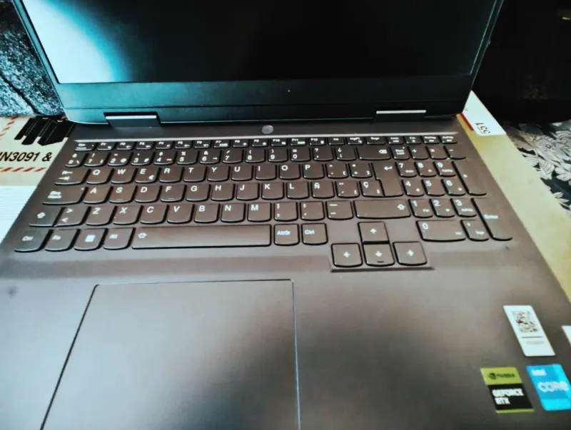 Lenovo LOQ 15IRH8 i5 RTX 4060 afbeelding 3