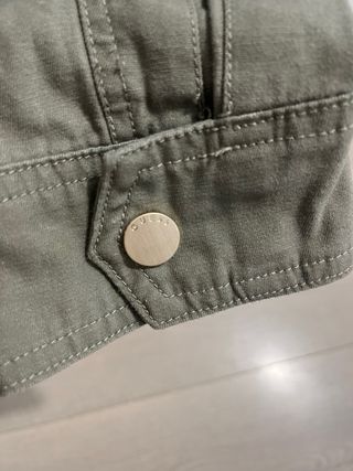 Chaqueta Guess Verde Oliva