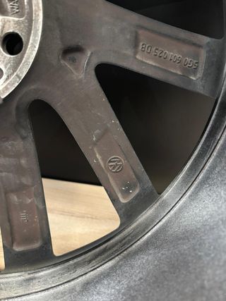 Llantas Volkswagen 19 con Neumático