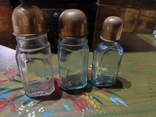 Zapatero Decoración con incrustaciones de nacar.