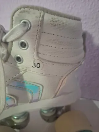 Patines infantiles talla 30 como nuevos