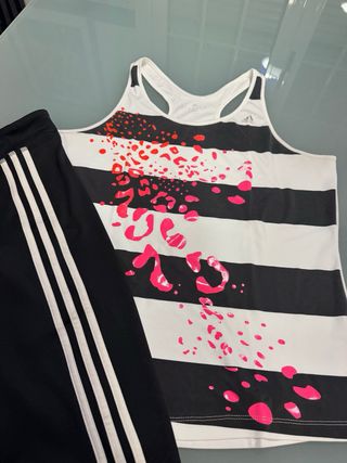 Conjunto Adidas: Camiseta y Pantalón