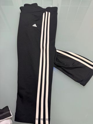 Conjunto Adidas: Camiseta y Pantalón