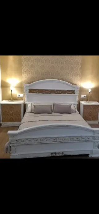 Cabecero y 2 mesitas restauradas