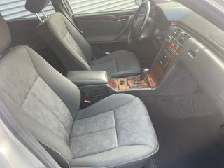Mercedes-Benz Clase E 2001