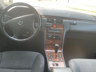 Mercedes-Benz Clase E 2001