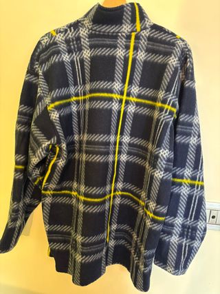 Maglione a quadri blu e giallo