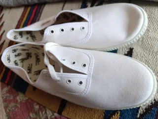 Zapatillas de lona blancas