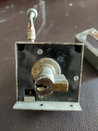 Cerradura antigua para puerta