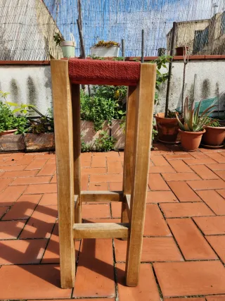 Taburete madera trenzado rojo