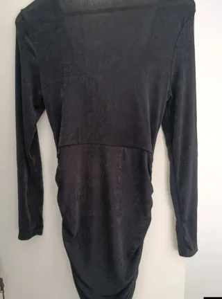 Set 2 vestiti, minigonna, maglia, trucchi