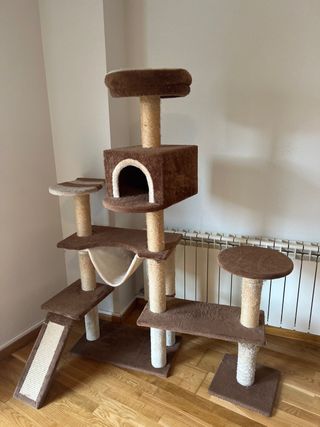 Rascador para gatos con varios niveles