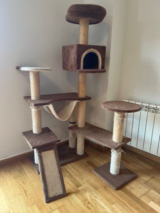 Rascador para gatos con varios niveles