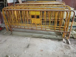 Vallas amarillas de obra