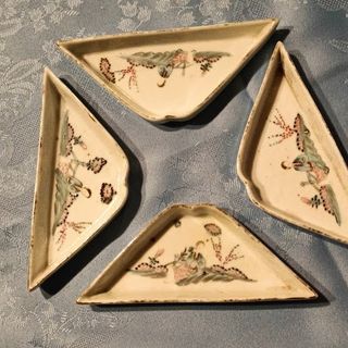 4 ciotole triangolari antiche