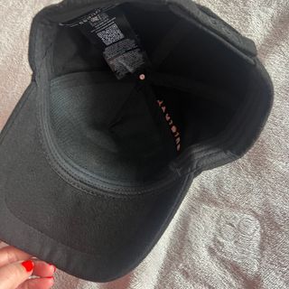 Gorra Guess Negra Nueva