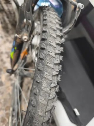 Bicicleta Rock Rider ST500 + casco