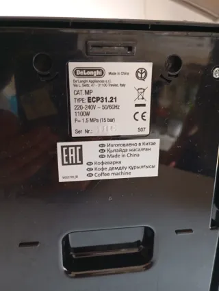 Cafetera Espresso DeLonghi ECP31.21 Negra