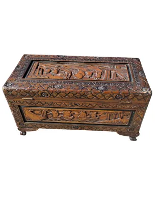BAÚL DE MADERA TALLADO