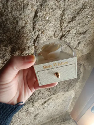 Cajita joyero con rosa preservada